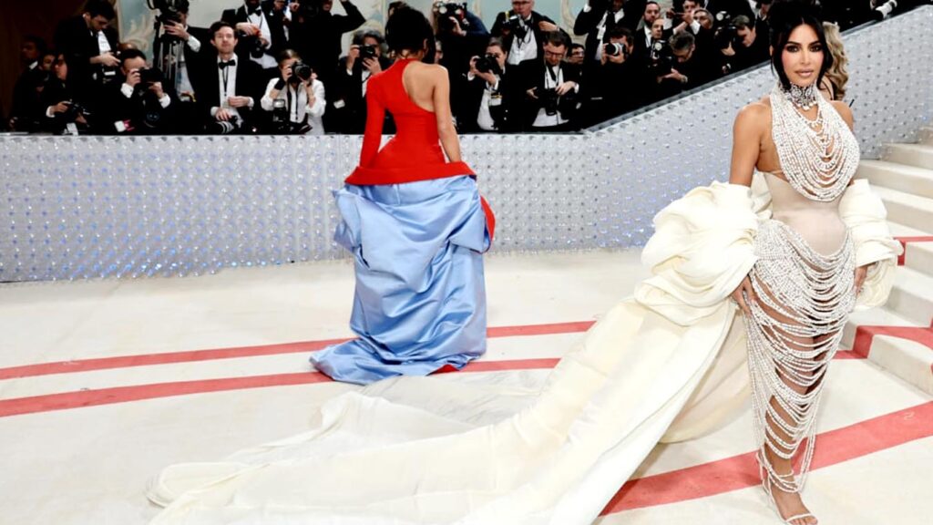 Kim Kardashians Pearl Encrusted Met Gala Dress Honors Fashion Icon Karl Lagerfeld